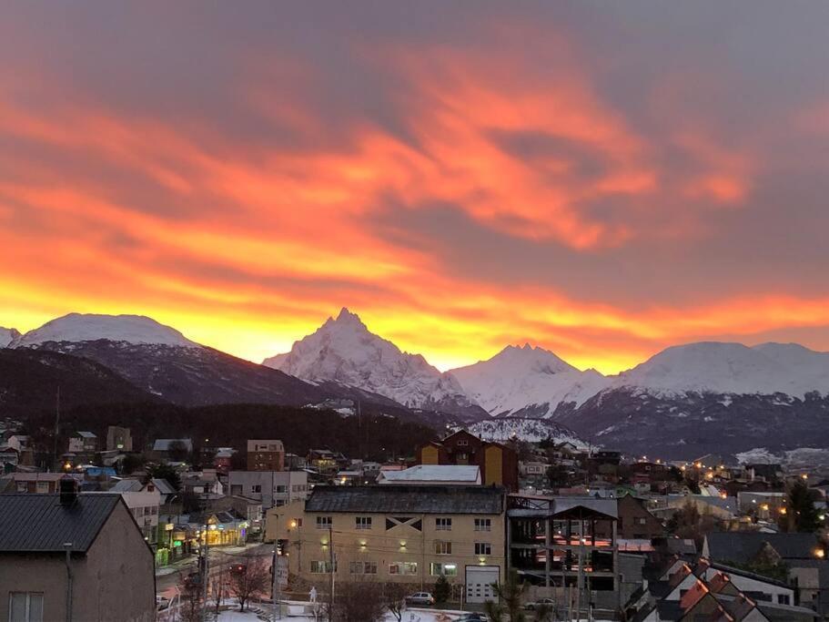 Appartamento Departamento Bella Vista Ushuaia Esterno foto